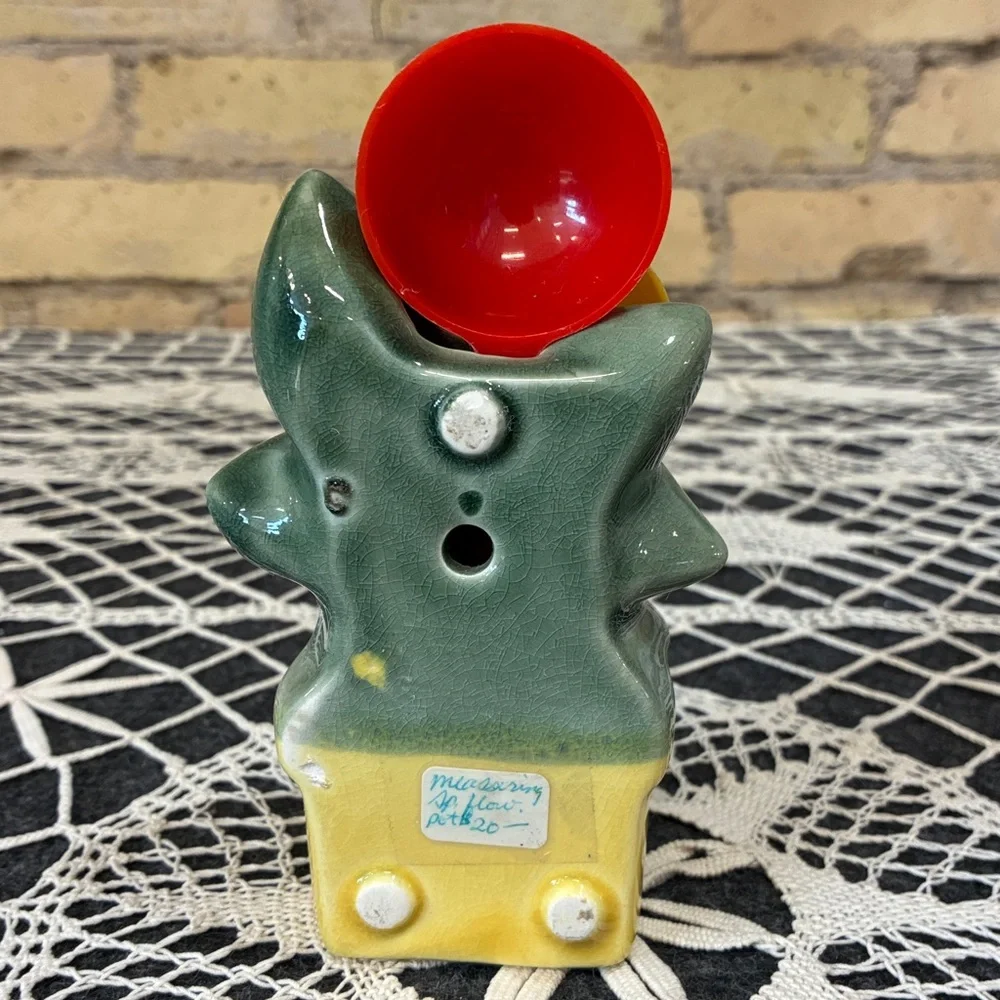 Vintage Colorful Ceramic Wall Pocket Flower Pot with Measuring Spoons - Picture 3 of 9